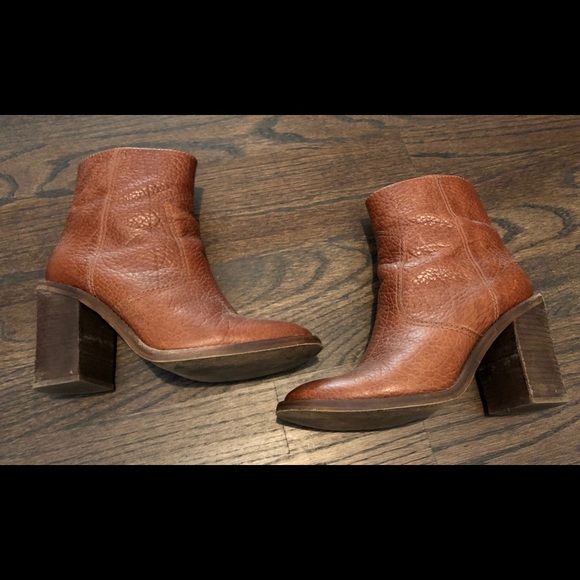 Madewell Shoes - Madewell 5.5 brown leather booties